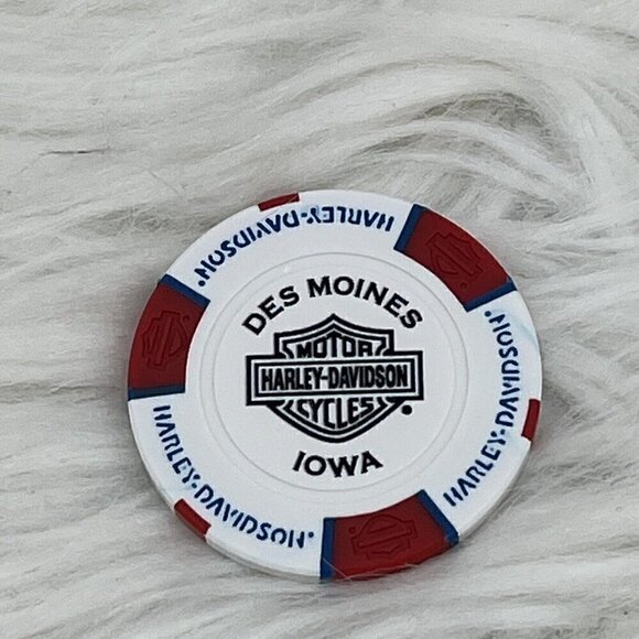 NEW White Red & Blue Poker Chip Big Barn Harley Davidson Des Moines Iowa - Picture 2 of 6